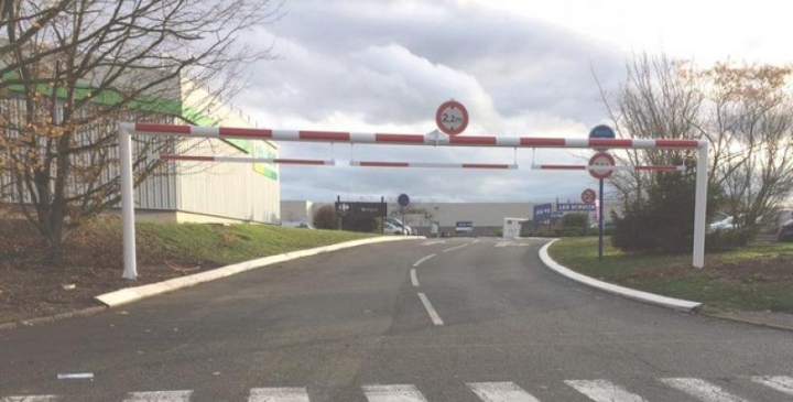 portique  L. 11 m 